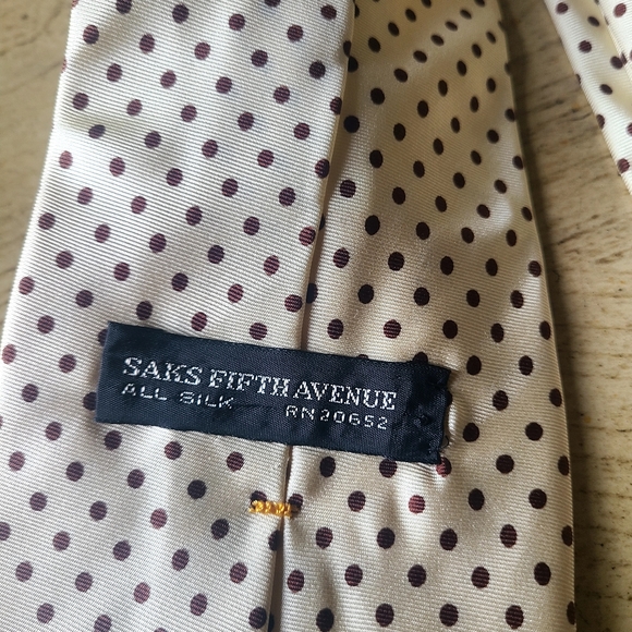 Vintage silk tie from Saks Fifth Avenue - Picture 3 of 3